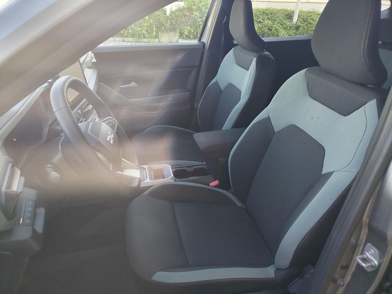 Dacia Duster (2025) Extreme hybrid 155 TOP - fotka 12 z 20