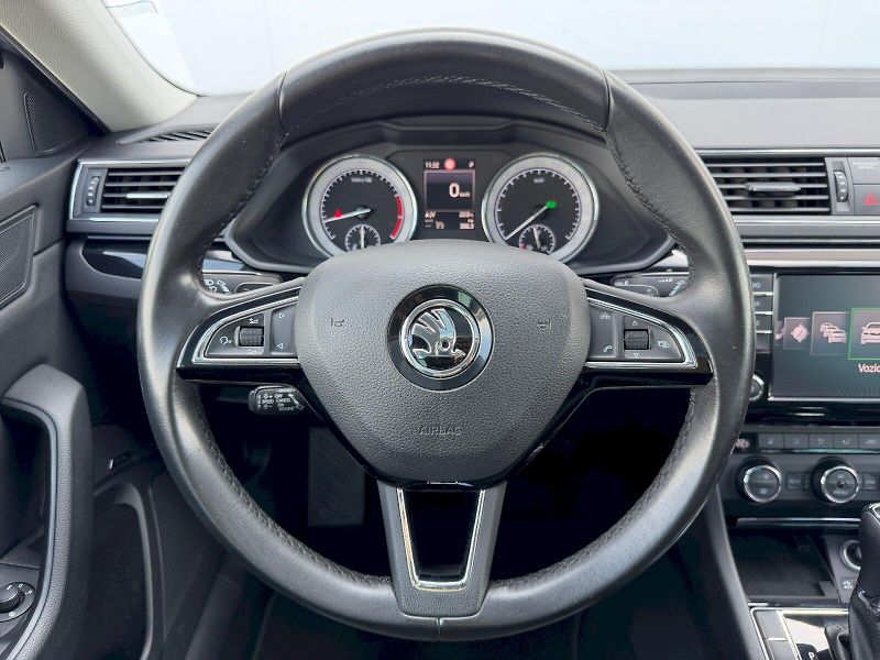 Škoda Superb (2016) 2.0 TSI 206kW L&K DSG 4x4 - fotka 7 z 35