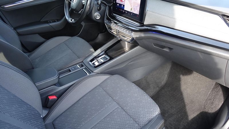 Škoda Octavia Kom.2.0TDi taž.zař. Style plus - fotka 5 z 25