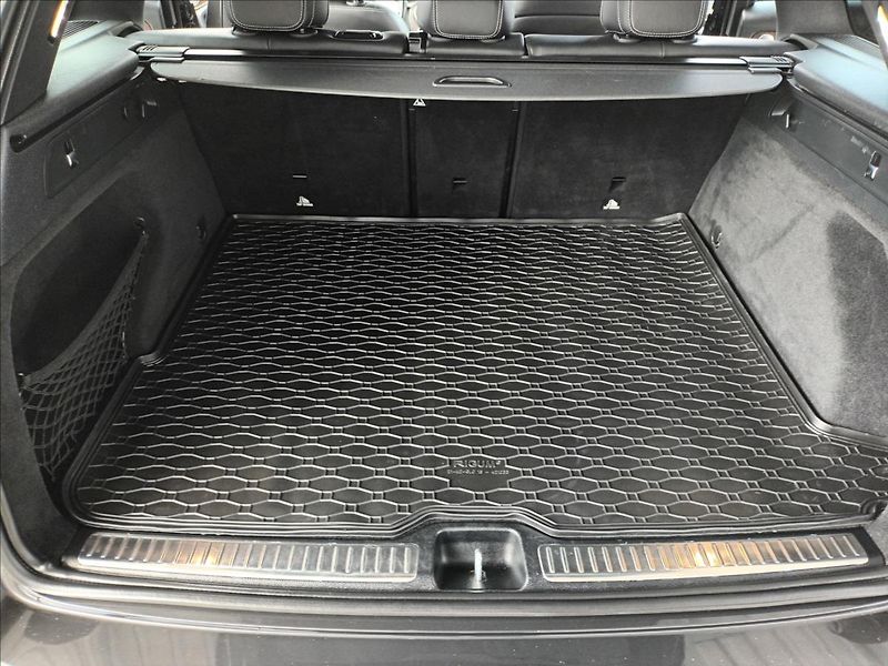 Mercedes-Benz GLC 2,0 300d,180kw,AMG,ČR,PANORAMA - fotka 20 z 39