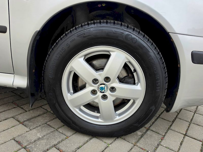 Škoda Octavia (2003) 1,9 TDI 81kW Elegance - fotka 18 z 21