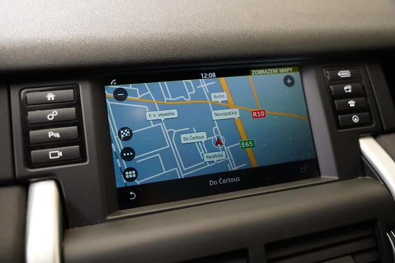 Land Rover Discovery Sport - fotka 17 z 25