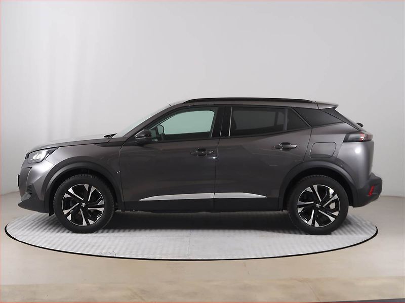 Peugeot 2008 (2022) Allure 1.2 PureTech, Automat - fotka 3 z 17