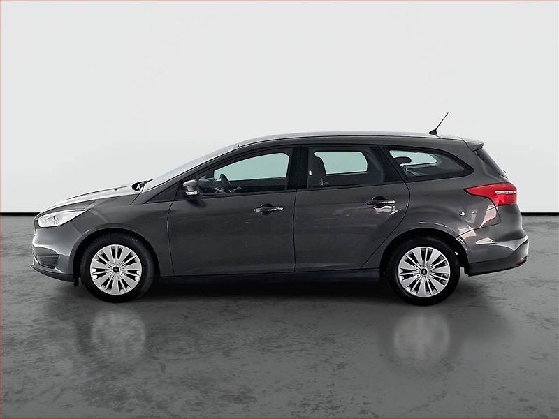 Ford Focus (2017) 1.6 i, Serv.kniha - fotka 3 z 19