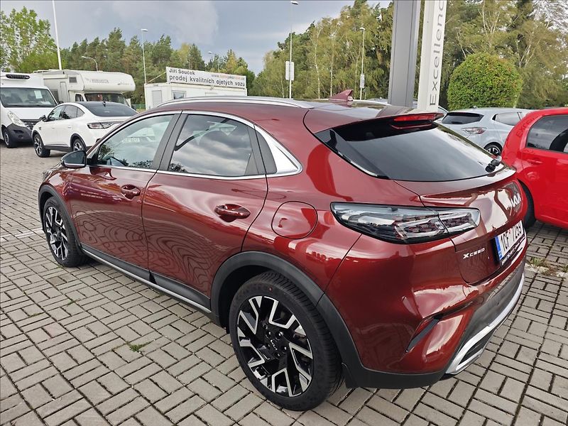 Kia XCeed 1,6 T-GDI 132kW 7DCT automat - fotka 4 z 21