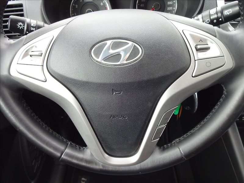 Hyundai ix20 1,6 i 91kW 56 000km - fotka 37 z 48