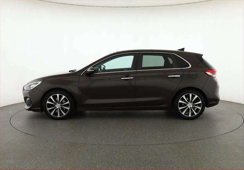 Hyundai i30 (2017) 1.6 CRDi, Serv.kniha, Kůže - fotka 3 z 20