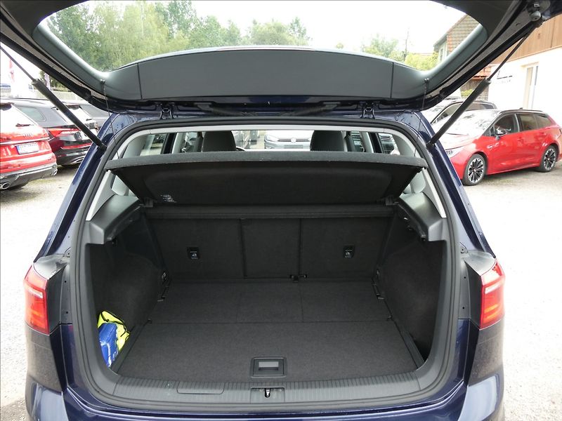 Volkswagen Golf Sportsvan 1,6 TDi 81kW 1.MAJITEL,servisk - fotka 16 z 53