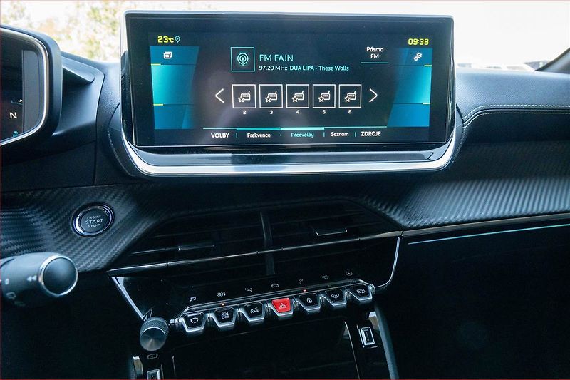 Peugeot 208 (2020) 50 kWh, SoH 87%, Automat - fotka 12 z 21