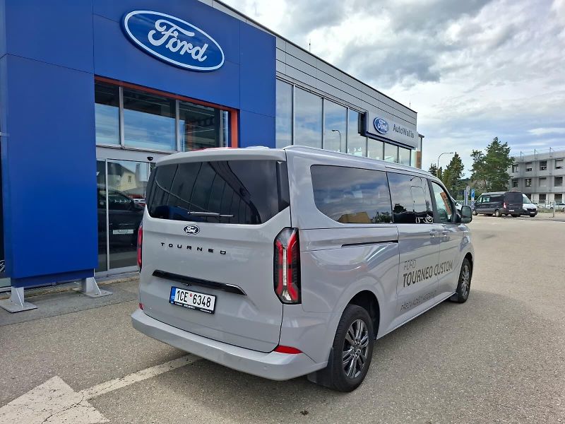 Ford Tourneo Custom Titanium L2, Tourneo, 2.0 EcoB - fotka 3 z 15
