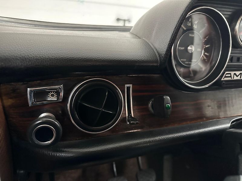 Mercedes-Benz 115 (1973) 114 280E AMG - fotka 19 z 28