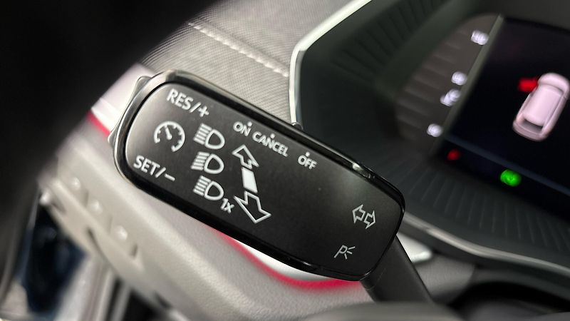 Škoda Octavia 2.0 TDI DSG Style Combi - fotka 14 z 26
