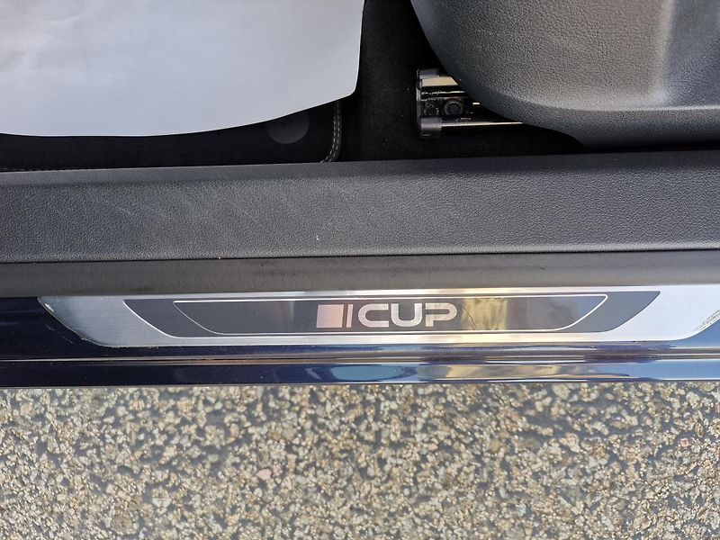 Volkswagen Tiguan (2015) 2,0TDI 130kW DSG ICUP 4x4 1MAJ - fotka 21 z 91