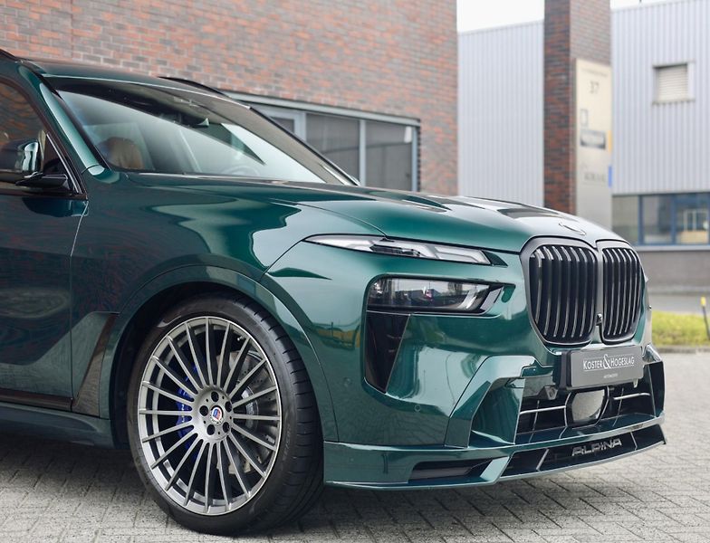 BMW X7 (2023) ALPINA XB7 4.4 V8 Skylounge - fotka 5 z 52