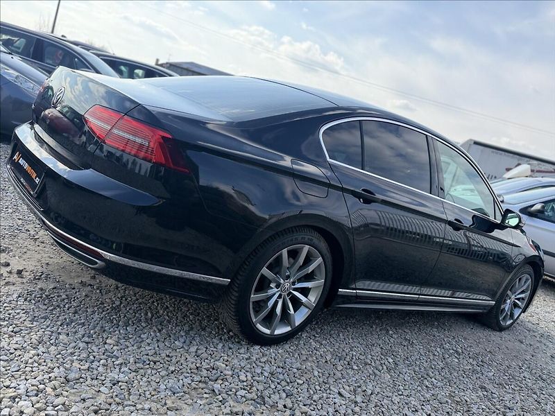 Volkswagen Passat 2,0 110kW R-LINE 93tKm ČR DPH - fotka 5 z 41
