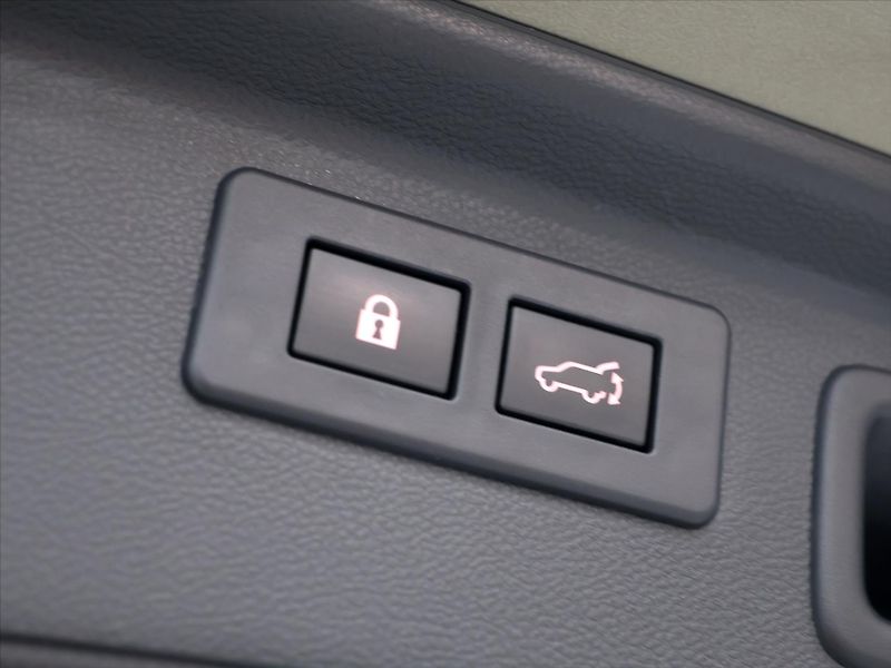 Subaru Forester 2,0 e-Boxer 110kW Executive CZ - fotka 11 z 43