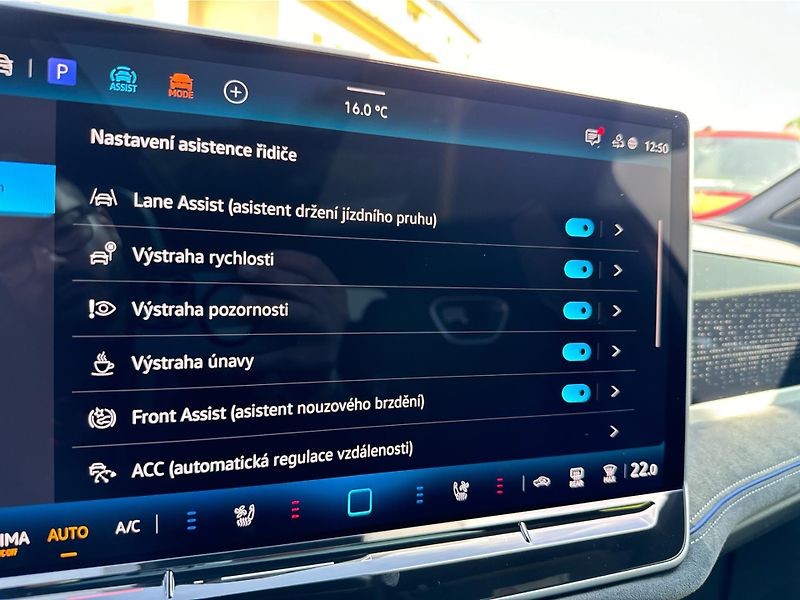 Volkswagen Passat R-Line  People 2,0 TSI 4-Motio - fotka 23 z 24