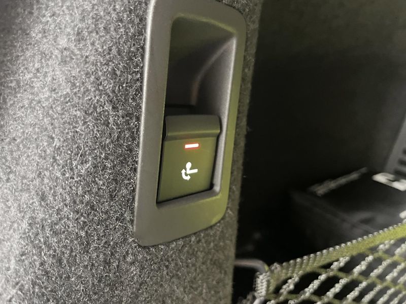 Audi S8 4,0TFSI Quattro*420kW*Webasto - fotka 40 z 42