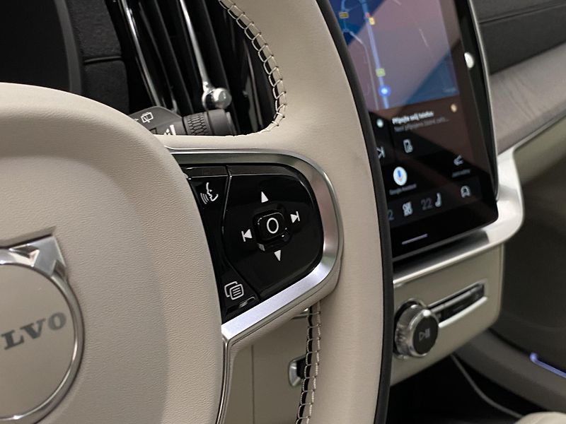 Volvo XC90 (2026) B5 AWD AUT BRIGHT ULTRA 7míst - fotka 28 z 74