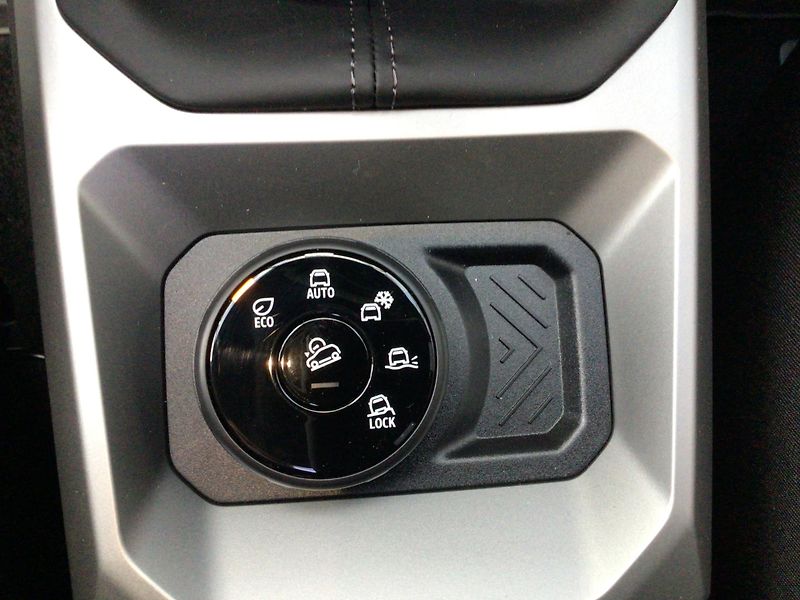 Dacia Duster (2026) 4x4 AUTOMAT HYBRID LPG EXTREM - fotka 14 z 16
