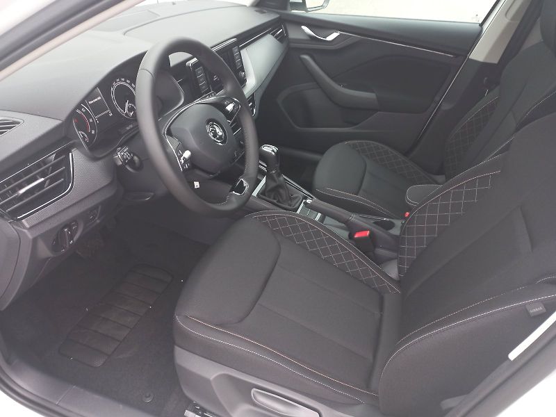 Škoda Scala (2023) Ambition PLUS 1,0 TSI 81 kW DS - fotka 13 z 22