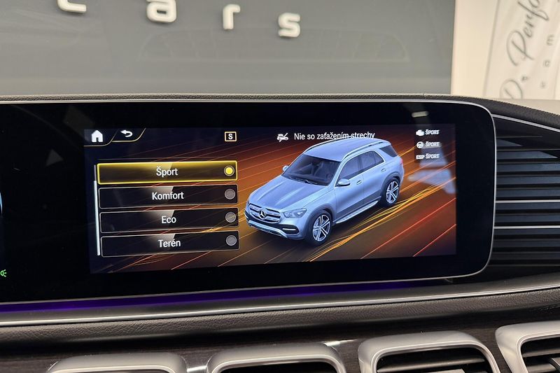 Mercedes-Benz GLE (2021) GLE 300d 4Matic AMG Line - fotka 82 z 94