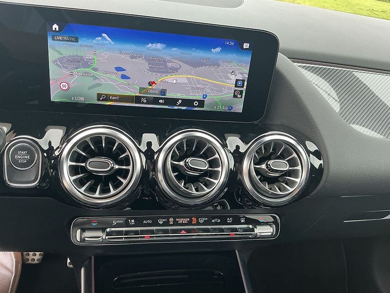 Mercedes-Benz GLA 250 e AMG s PLUG-IN HYBRIDNÍ T - fotka 13 z 25