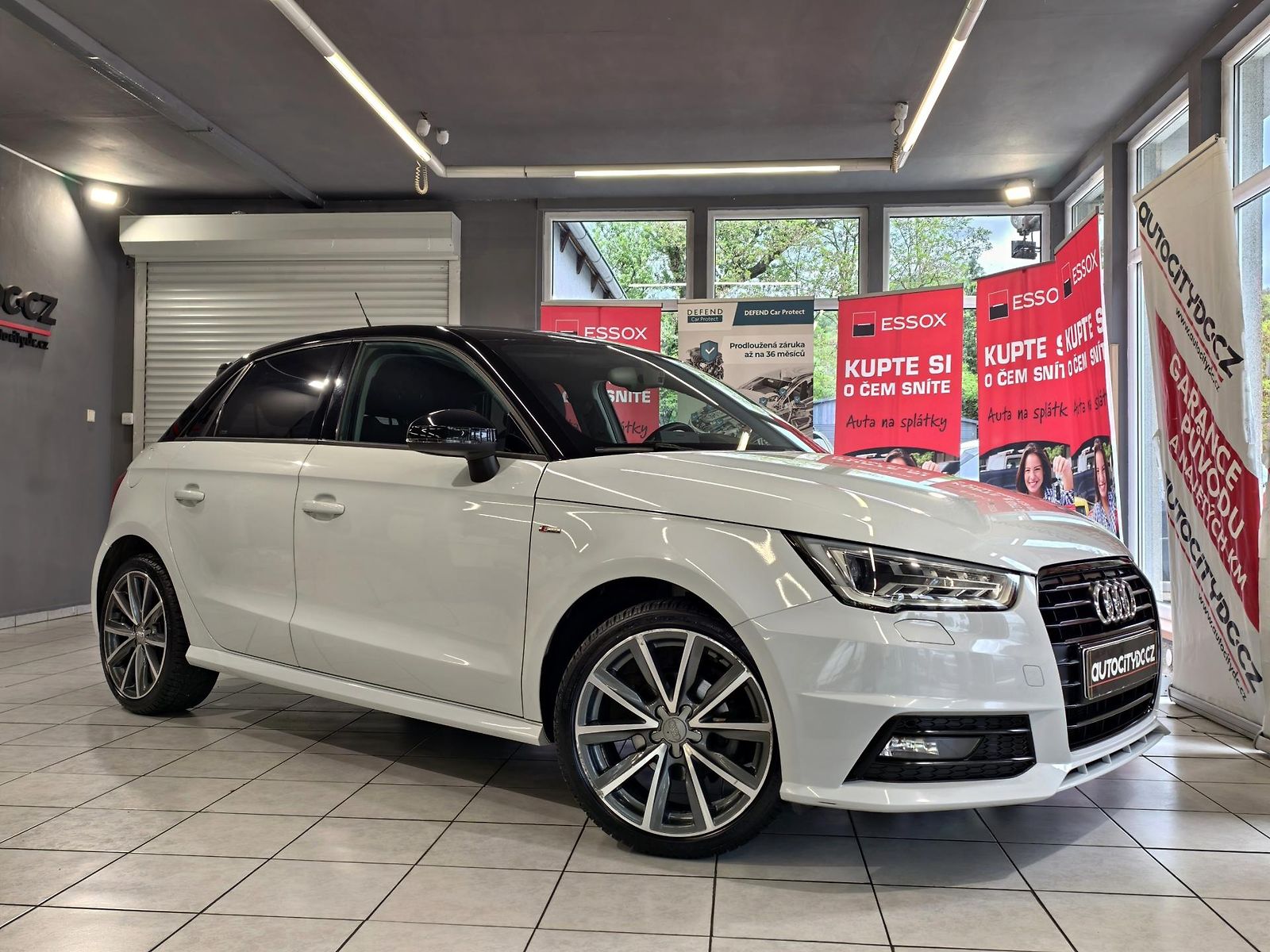 Audi A1 1.0 TFSi A/T S-Line, BIXENONY