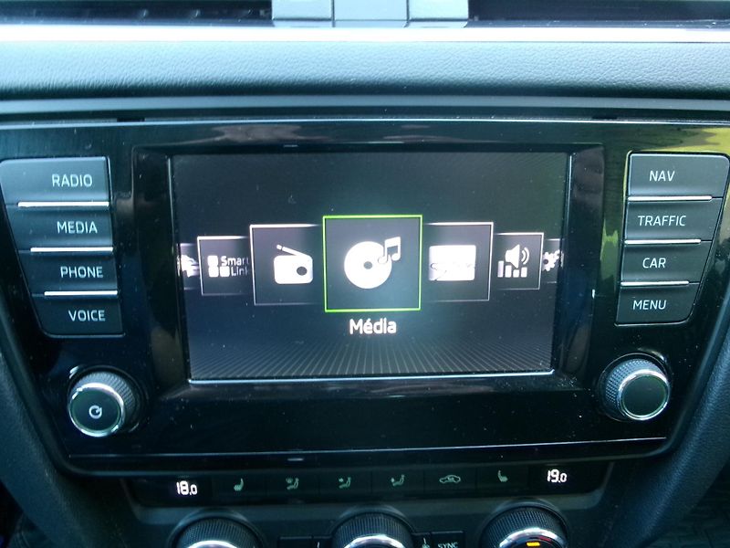 Škoda Octavia 2,0 TDI AUTOKLIMA - fotka 25 z 40