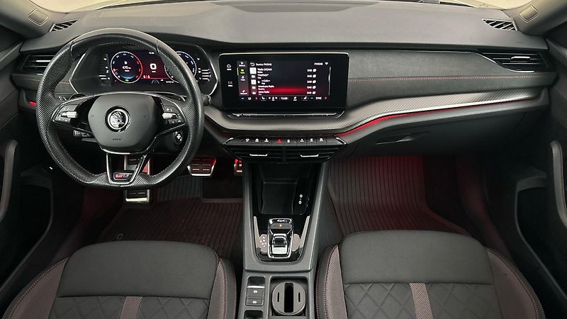 Škoda Octavia 2.0 TDI DSG 4x4 RS - fotka 8 z 28