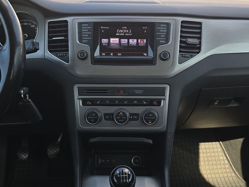 Volkswagen Golf Sportsvan (2014) 1.4 TSi 92kw, Aut. klima, Vyhř - fotka 15 z 23