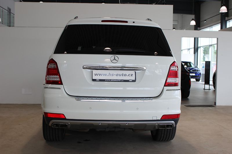 Mercedes-Benz GL (2012) 350CDi 4Matic,ČR,Grand Edition - fotka 6 z 19