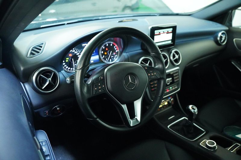 Mercedes-Benz Třídy A - fotka 14 z 28
