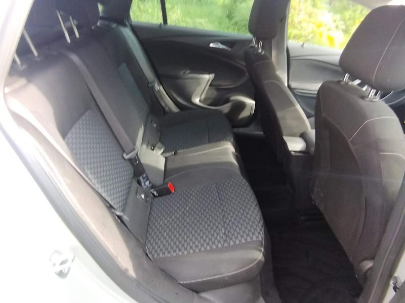 Opel Astra (2018) K 1.0 77kW, navi,  - fotka 17 z 22