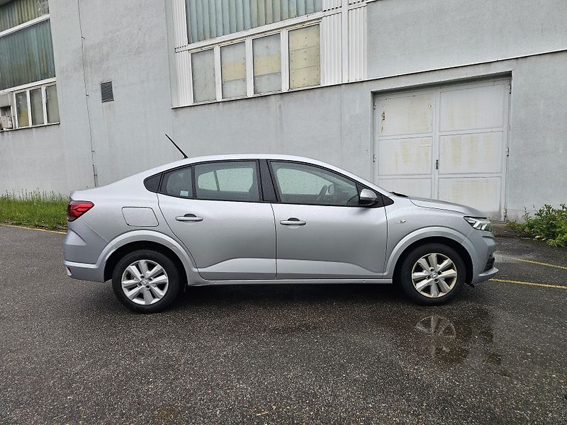 Dacia Logan (2022) 1.0i - fotka 6 z 18