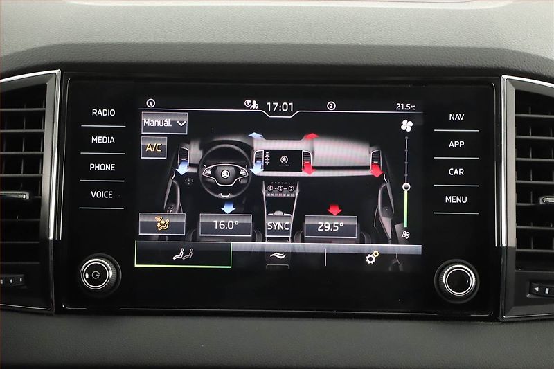 Škoda Karoq (2023) 1.0 TSI - fotka 11 z 16