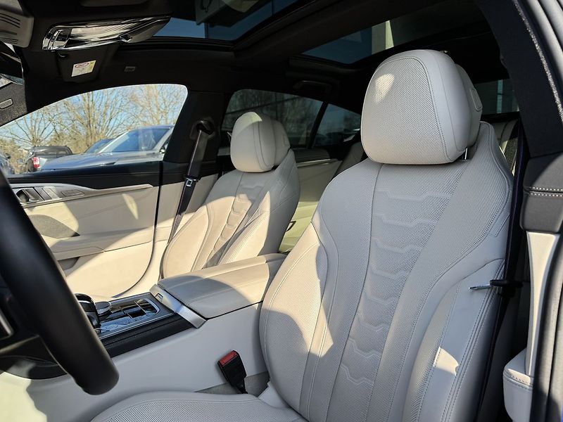BMW Řada 8 M850i xDrive GranCoupé 08/2025 - fotka 17 z 24