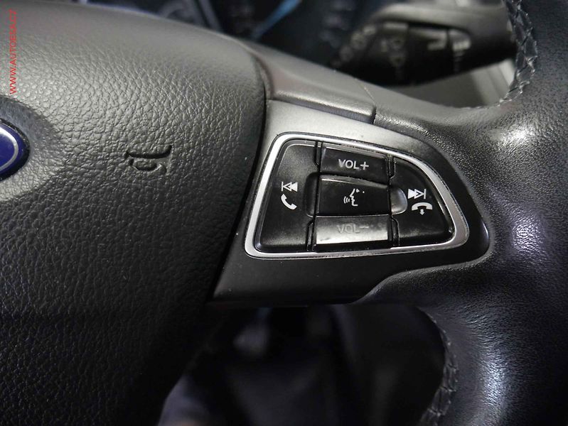 Ford Kuga (2017) 1.5TDCi, ČR, Navi, park.čidla - fotka 15 z 21