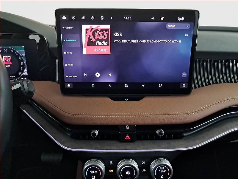 Škoda Superb (2024) Selection 1.5 TSI - fotka 12 z 29
