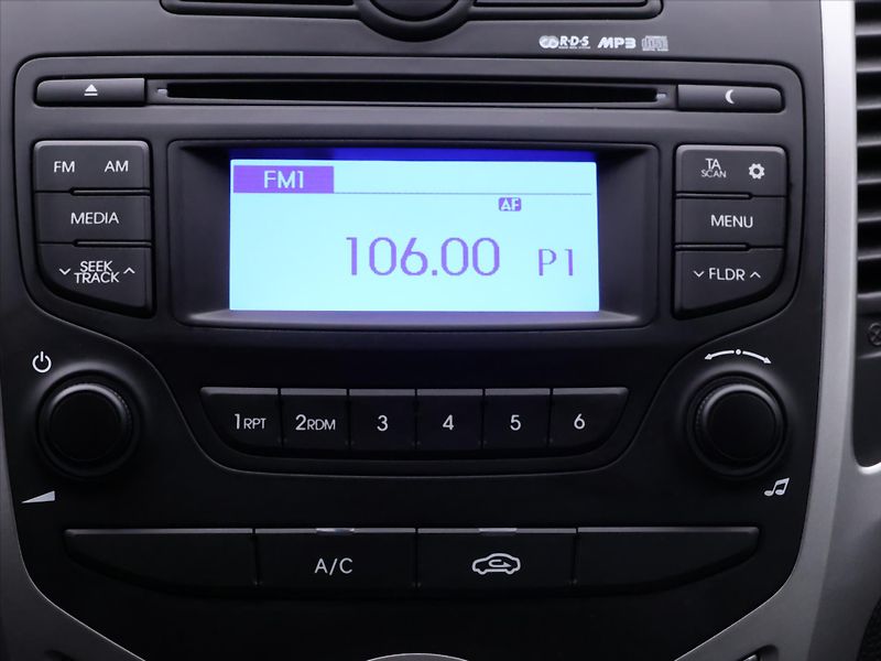 Hyundai ix20 1,6 CVVT 91kW Czech Klima - fotka 22 z 32