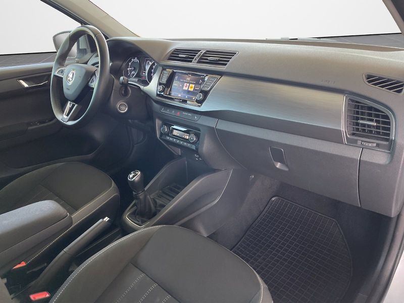 Škoda Fabia (2018) 1.0 TSI 70kW Style Plus combi - fotka 23 z 34