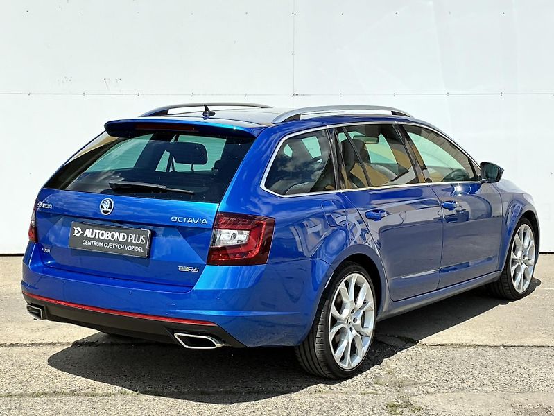 Škoda Octavia 2.0 TDI 4x4 DSG / 135 kW RS - fotka 2 z 26