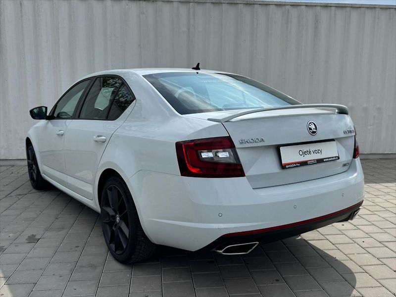 Škoda Octavia 2,0   RS 135kW - fotka 18 z 21