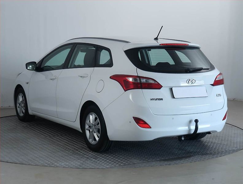 Hyundai i30 (2015) 1.6 CRDi, Tempomat - fotka 4 z 16