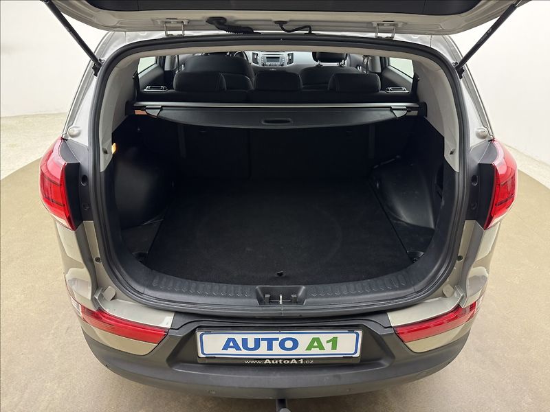 Kia Sportage 2,0 4X4 DPH VÝHŘEV TAŽNÉ ČR - fotka 33 z 33