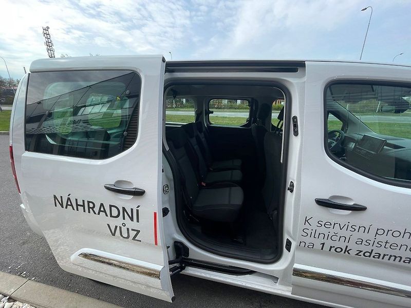 Toyota ProAce City Verso 1.5 L D manuál - fotka 27 z 29
