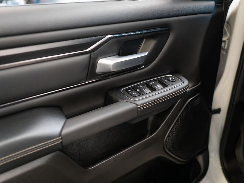 Dodge RAM (2024) 5.7 HEMI V8 Sport Lift edition - fotka 13 z 31