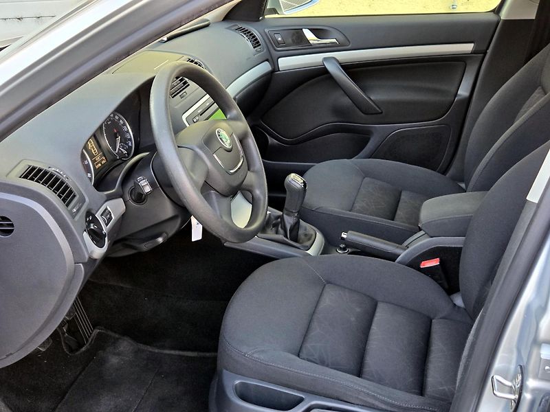 Škoda Octavia 1,2TSi Amb. *SERV.KNÍŽKA*      - fotka 27 z 39