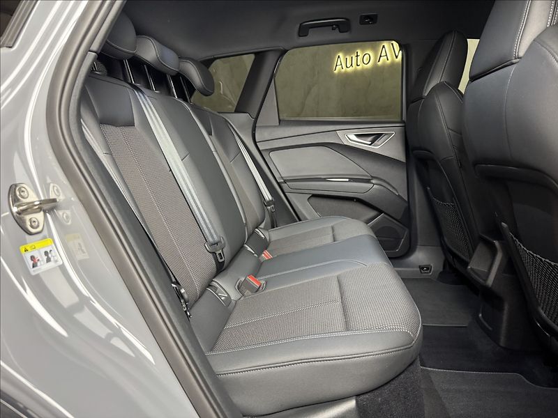 Audi Q4 e-tron 40 150kW S-Line LED Kamera - fotka 16 z 50