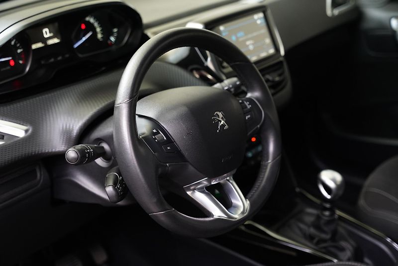 Peugeot 2008 - fotka 14 z 24